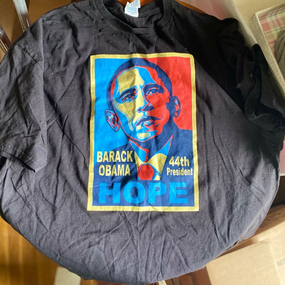 Vintage Barack Obama HOPE t-shirt. Excellent condition. Size 2x. 44th president
